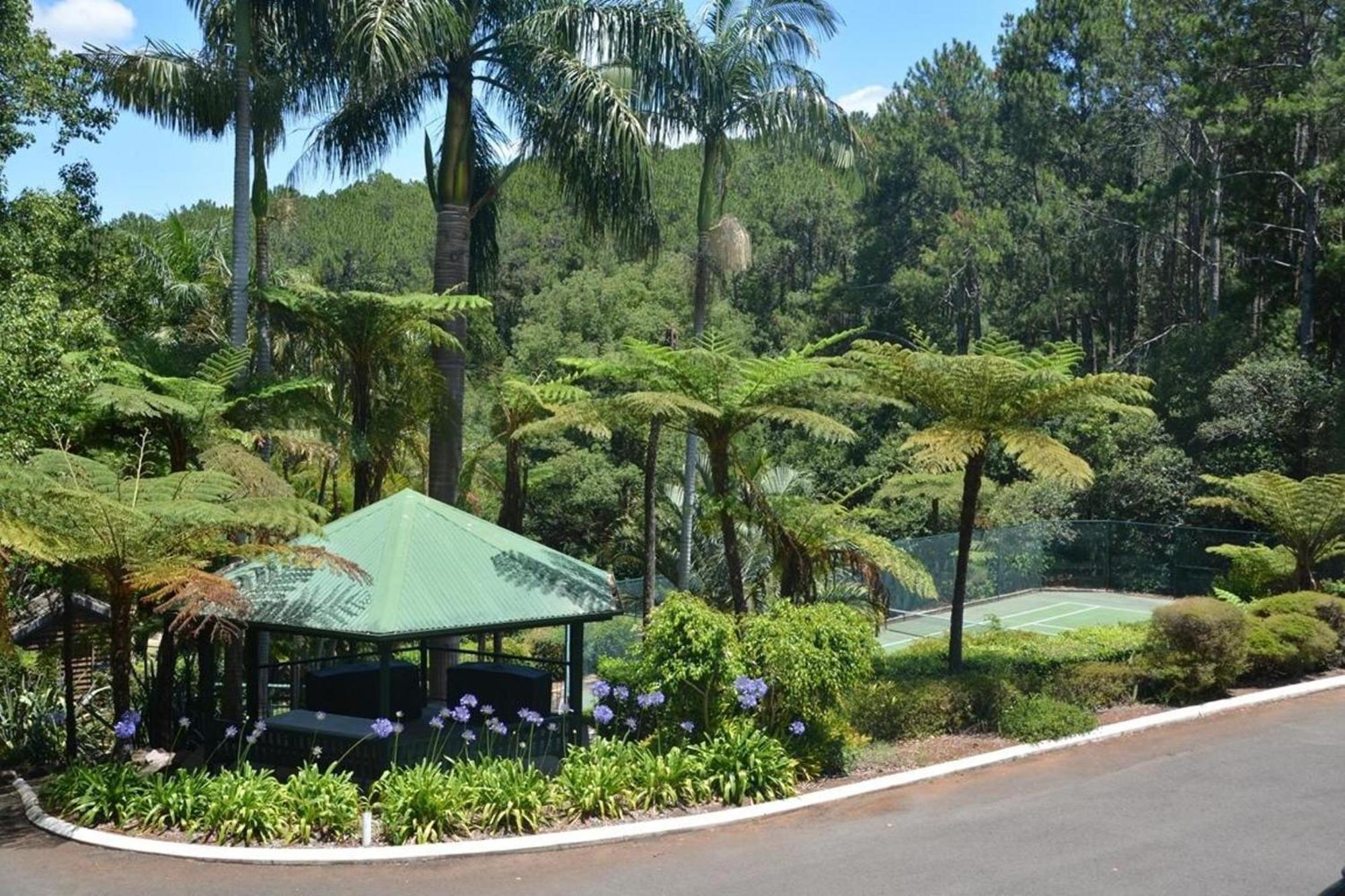 Montville Mountain Inn Exterior photo